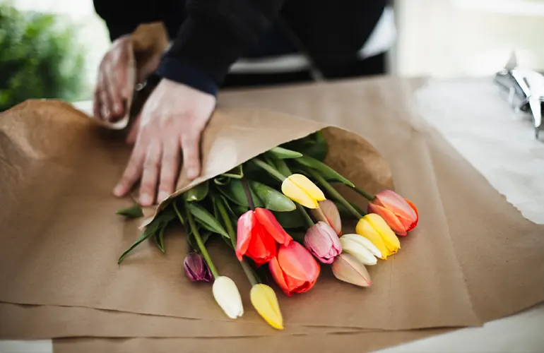 pakowanie tulipanów